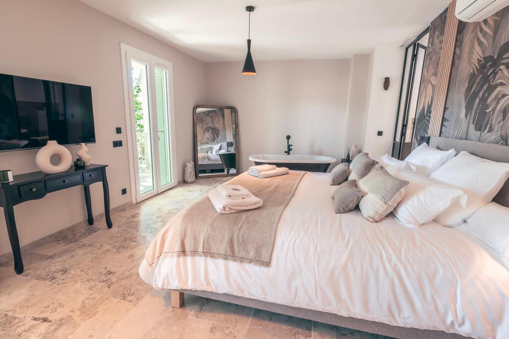 Les Suites De L'Etang Cucuron Zewnętrze zdjęcie