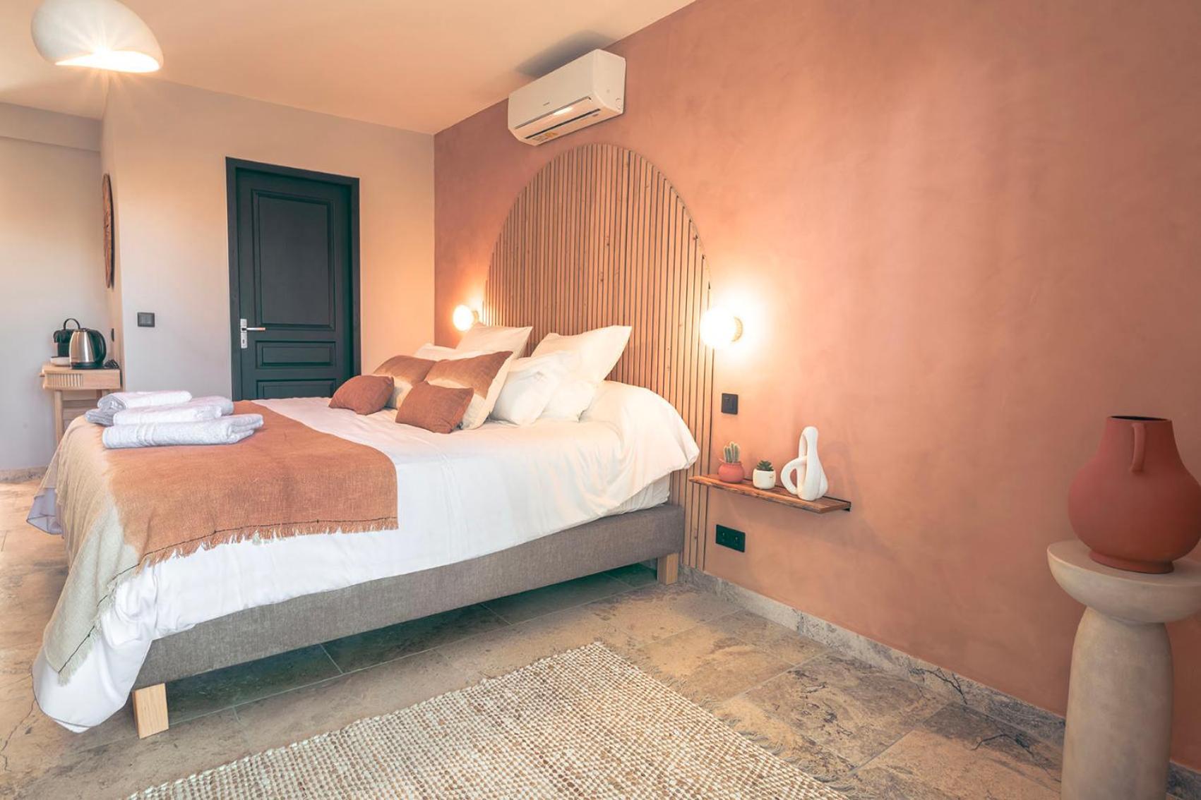 Les Suites De L'Etang Cucuron Zewnętrze zdjęcie