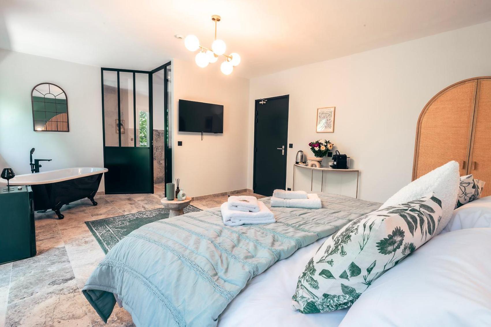 Les Suites De L'Etang Cucuron Zewnętrze zdjęcie